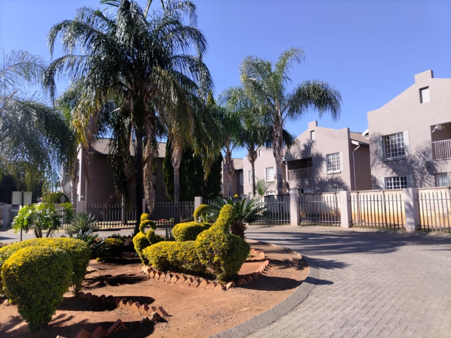 1 Bedroom Property for Sale in Waterval East North West